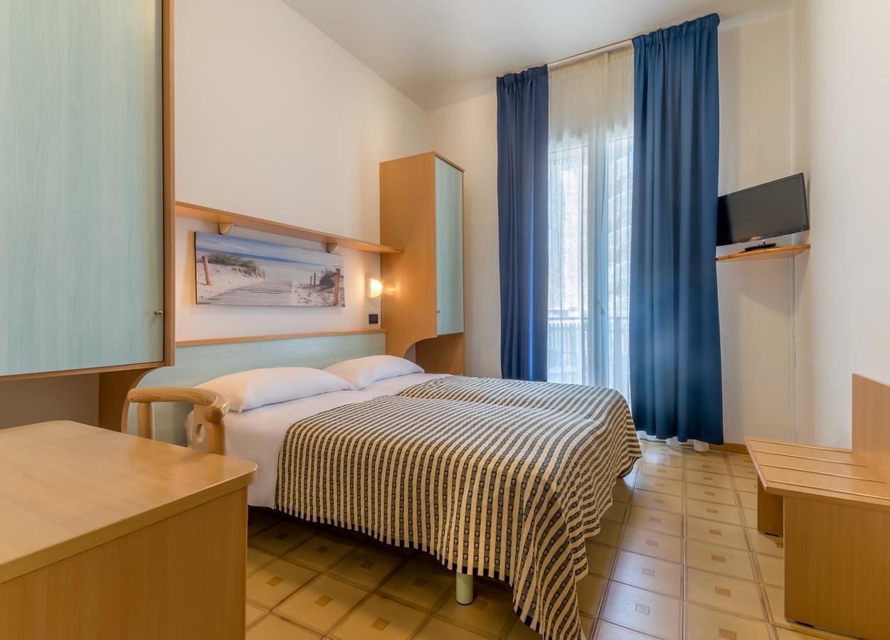 Hotel Delfino 3*